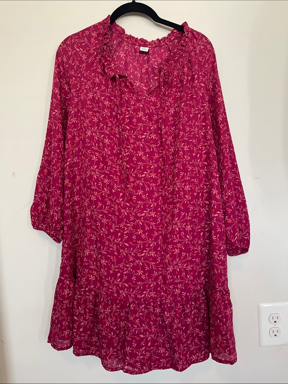 Old Navy burgundy floral print dress Size small
